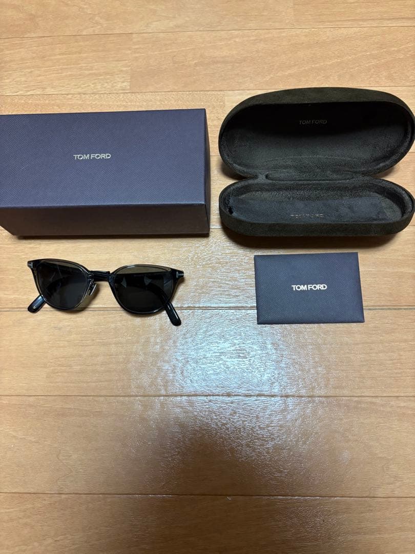 TOM FORD TF 1049-D ブラック サングラス