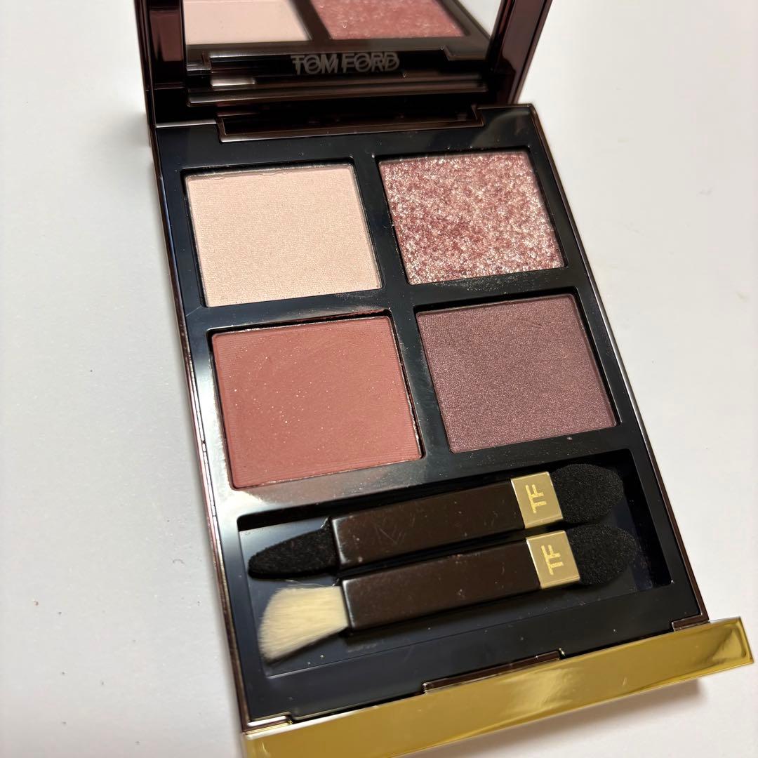 TOM FORD アイカラークォード インソレントローズ 030