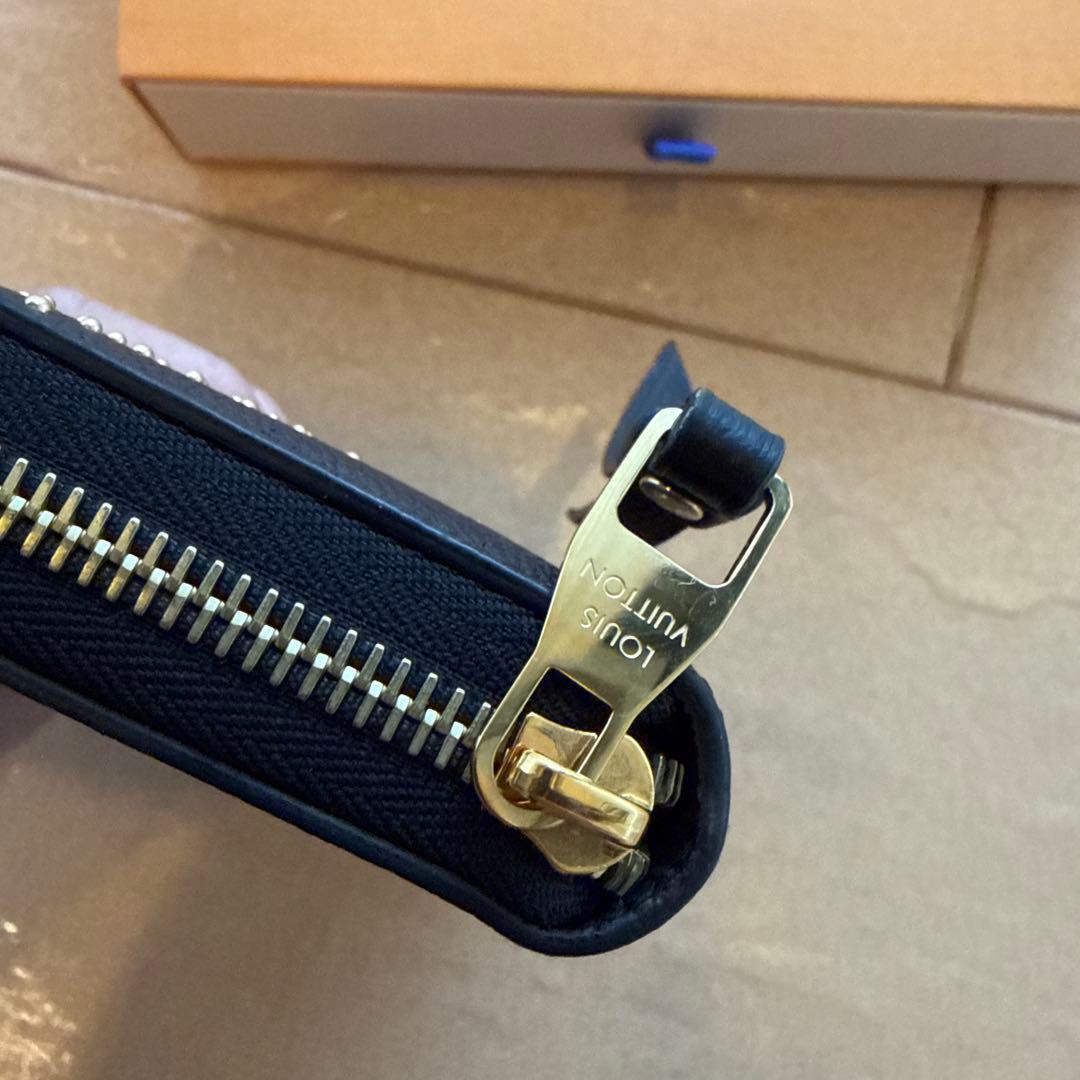 美品　ルイヴィトン モノグラム スタッズ アンプラント ジッピーウォレット