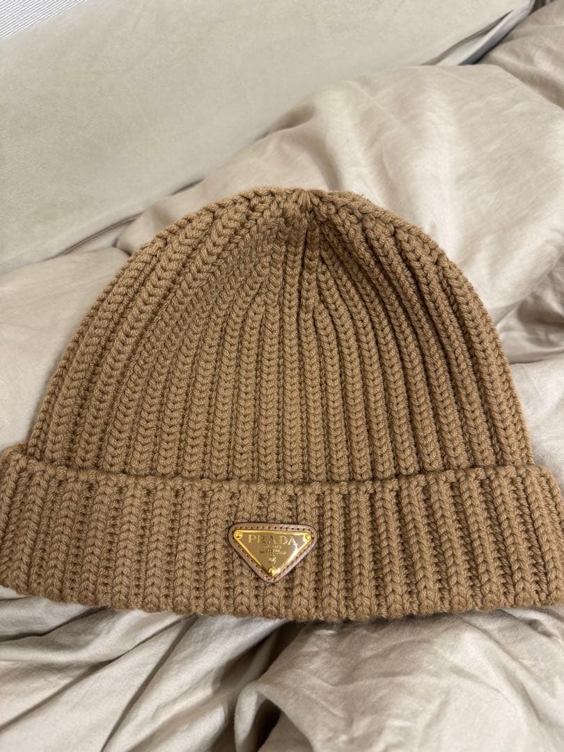 最終値下げ‼︎ PRADA プラダ　ニット帽　ゴールド金具