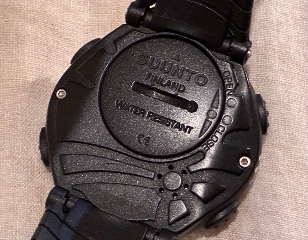 SUUNTO VECTOR 白 美品 時計本体のみ