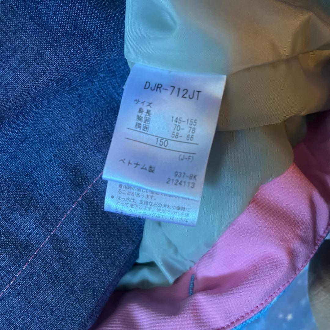 デサントほぼ未使用　150 女の子　スキーウェア 上下　スノーウェア