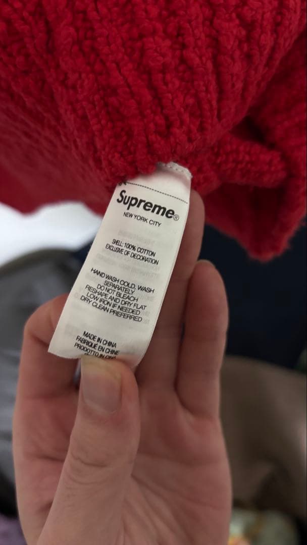 Supreme 赤 クルーネックセーター