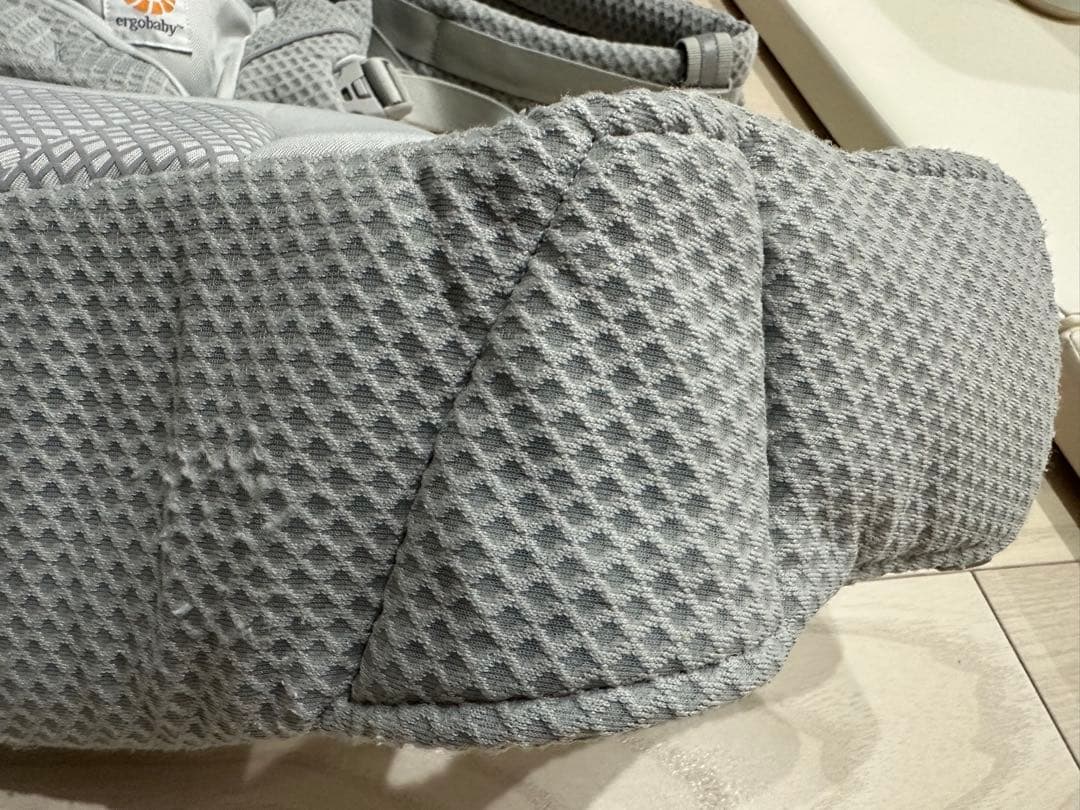 【美品】　エルゴAlta 抱っこ紐　パールグレー