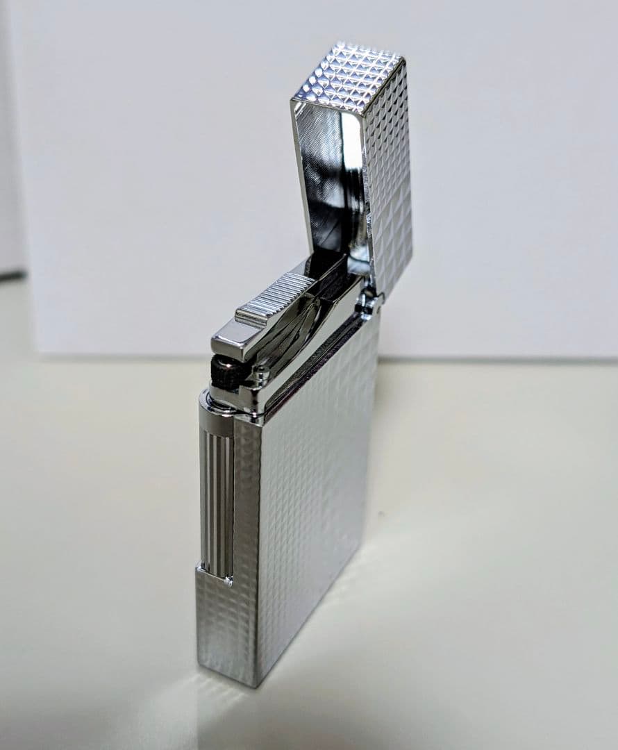 シルバー ダイヤモンドカット パターン ガスライター本体　明朗開閉音