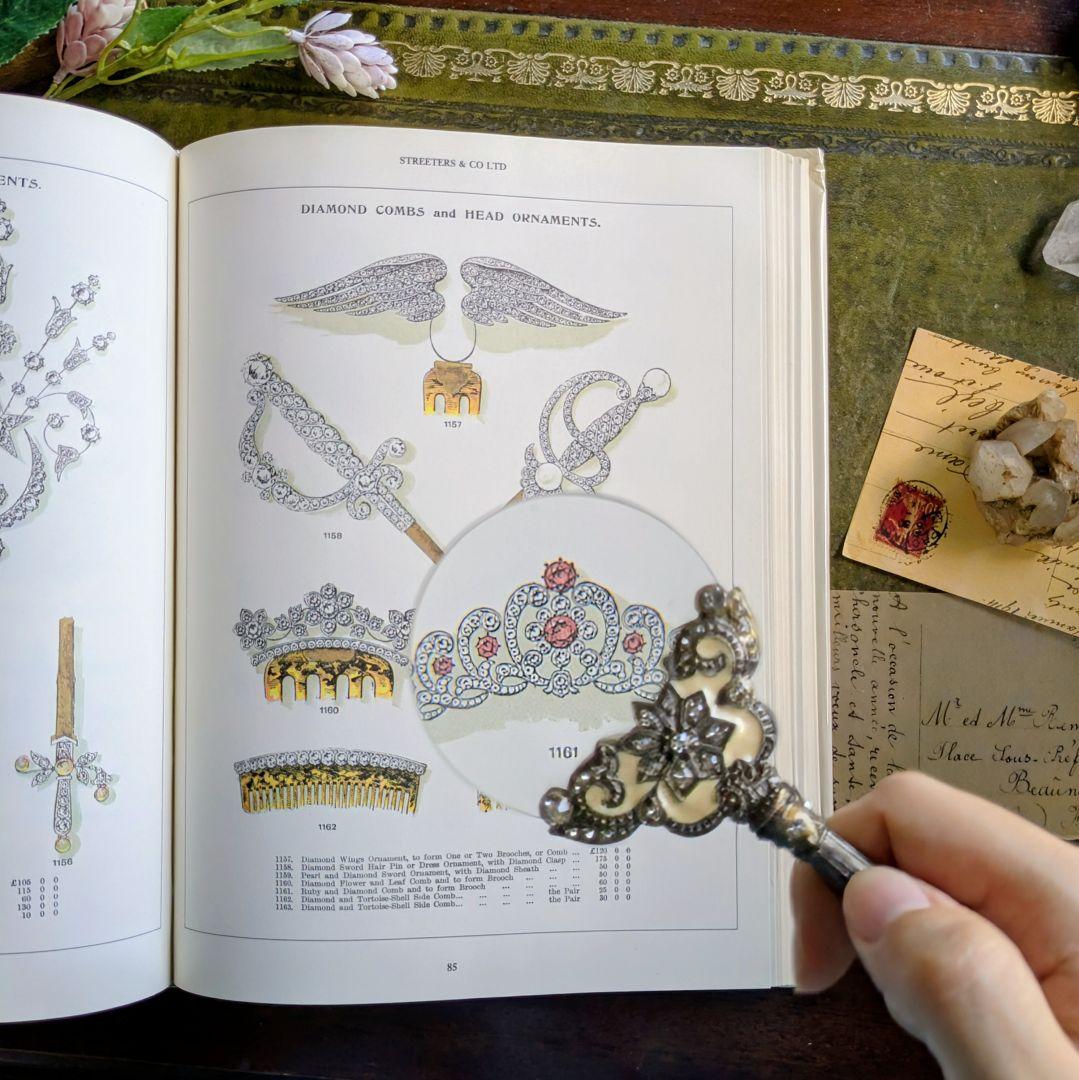 まるで時を超えた宝石商！心ときめくヴィクトリアン・ジュエリー図鑑 古書洋書