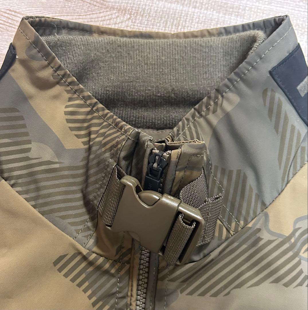 AVIREX 迷彩ジャケット