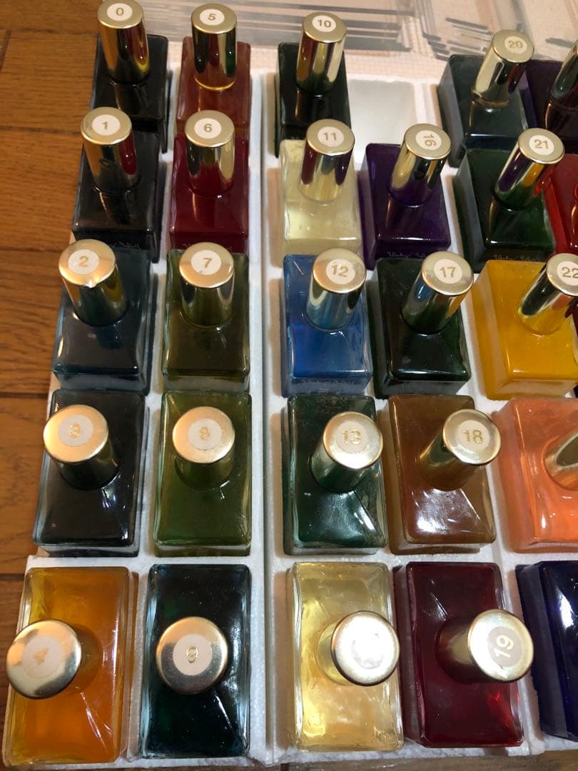 AURA-SOMA 50mlボトル 101本 スタンドセット