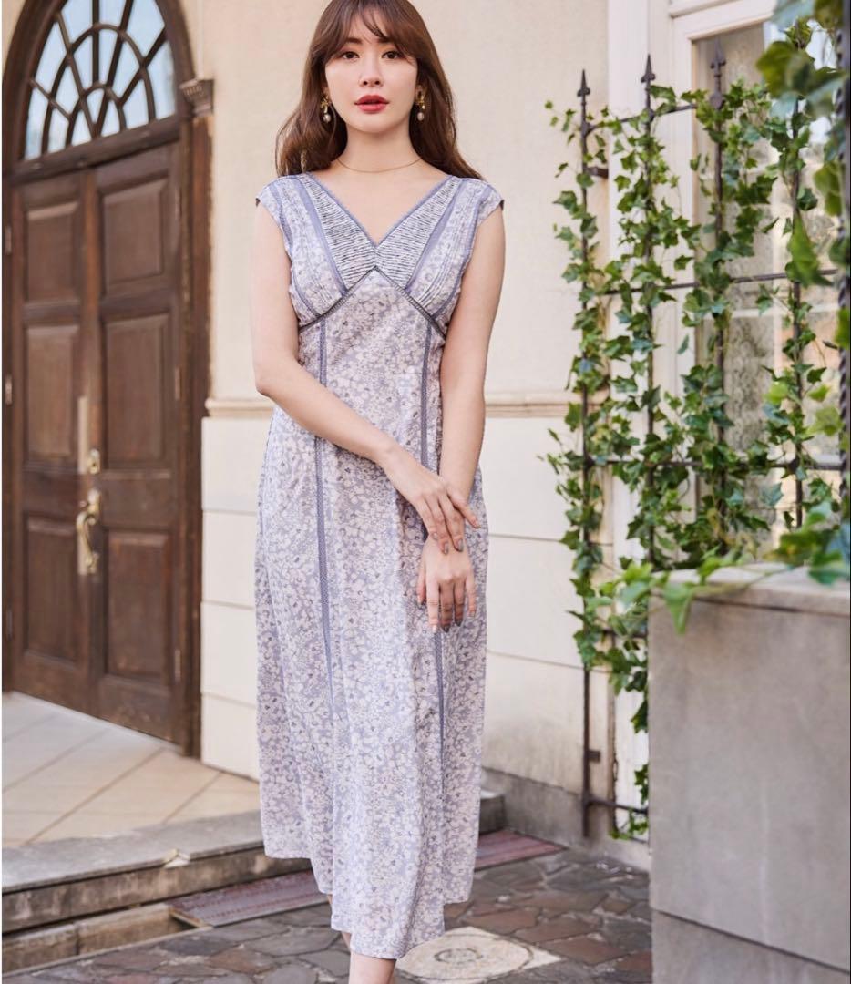 ワンピース herlipto Lace Trimmed Floral Dress