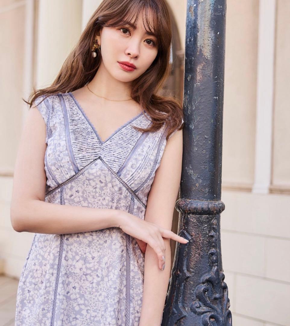 ワンピース herlipto Lace Trimmed Floral Dress