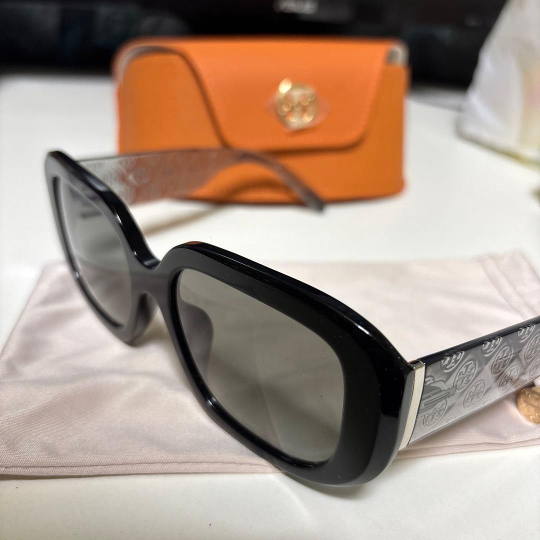 ToryBurch Tモノグラムスクエアサングラス