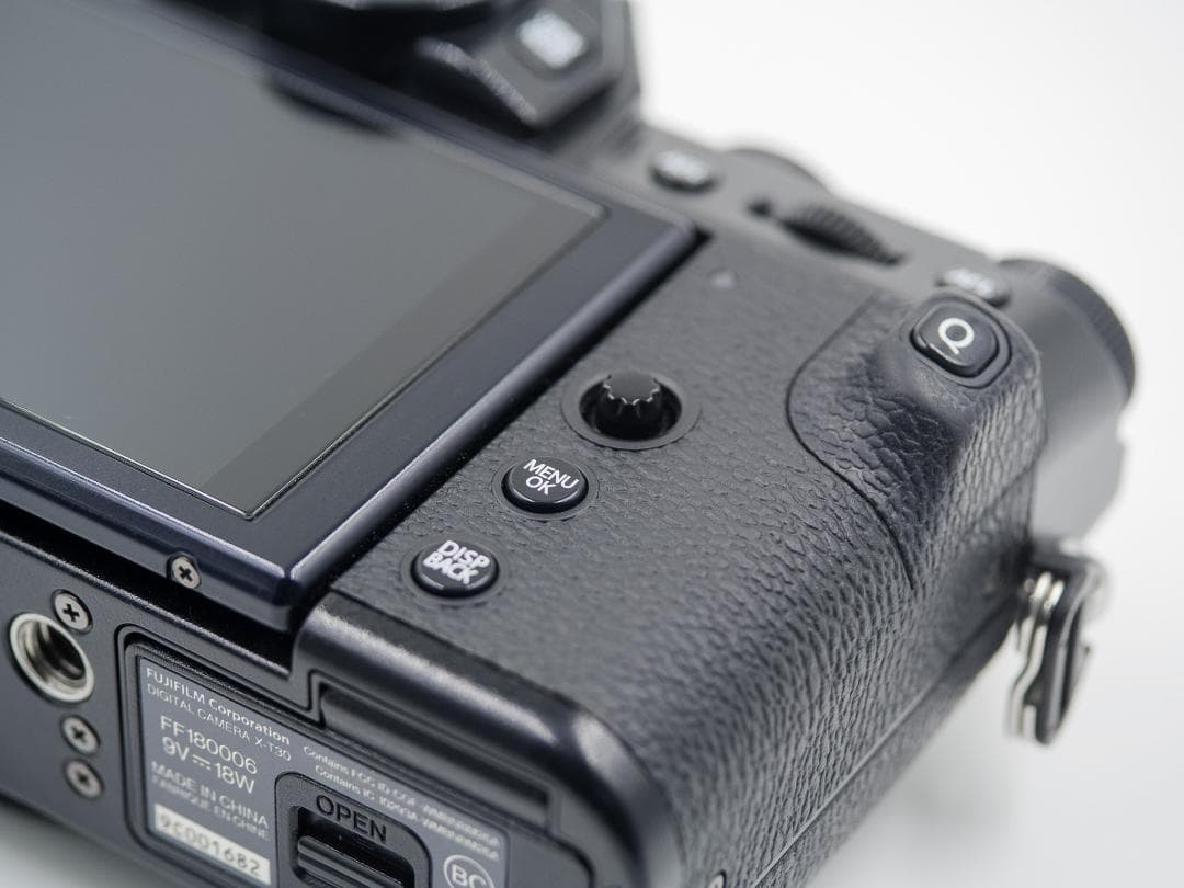 FUJIFILM X-T30 ミラーレス一眼 本体 純正拡張グリップ付
