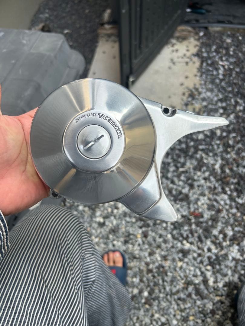 武川　ジェネレーターカバー　バフ掛け