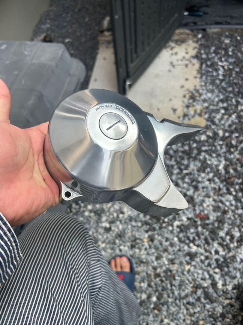 武川　ジェネレーターカバー　バフ掛け