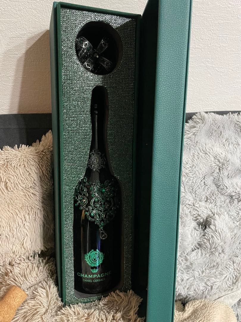 FILLICO シャンパンボトル 装飾付き