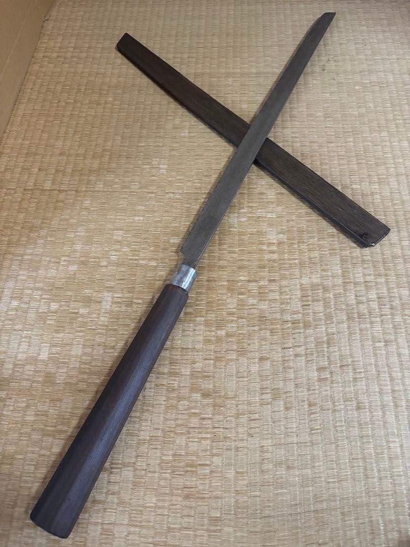 鮪包丁　銘不明　刃渡り約60㎝ 全長約96㎝