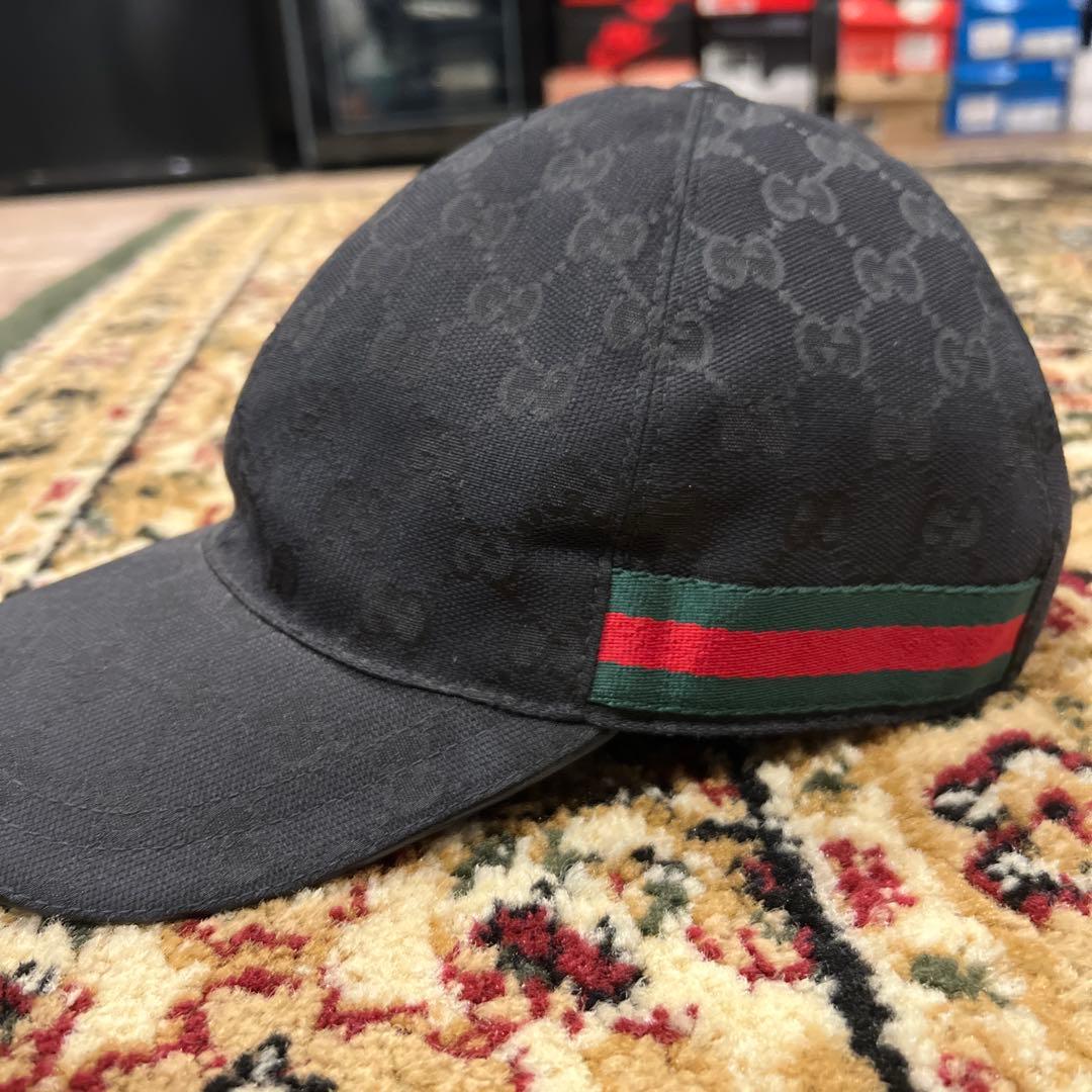 Gucci ブラックキャップ GGパターン