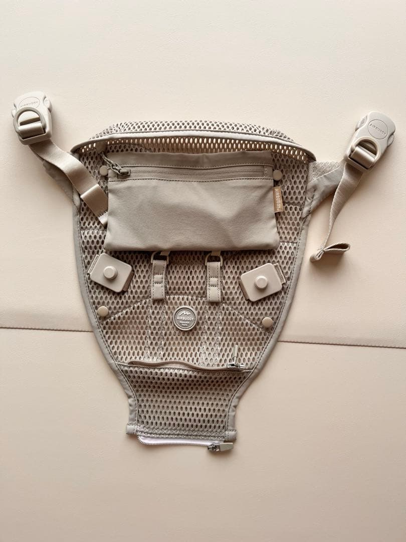 AIRBUGGY エアバギー　ベビーキャリア　抱っこ紐　サンドアッシュ