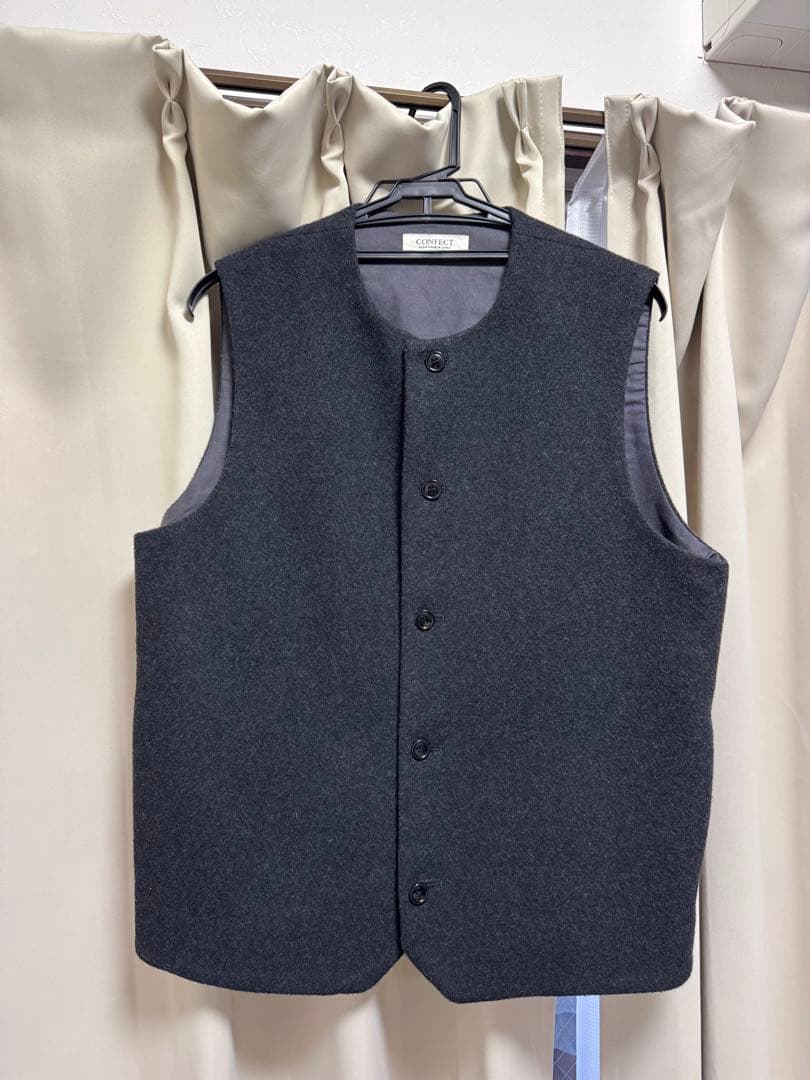 美品！！　コンフェクト　CONFECT ウールモッサークルーネックベスト