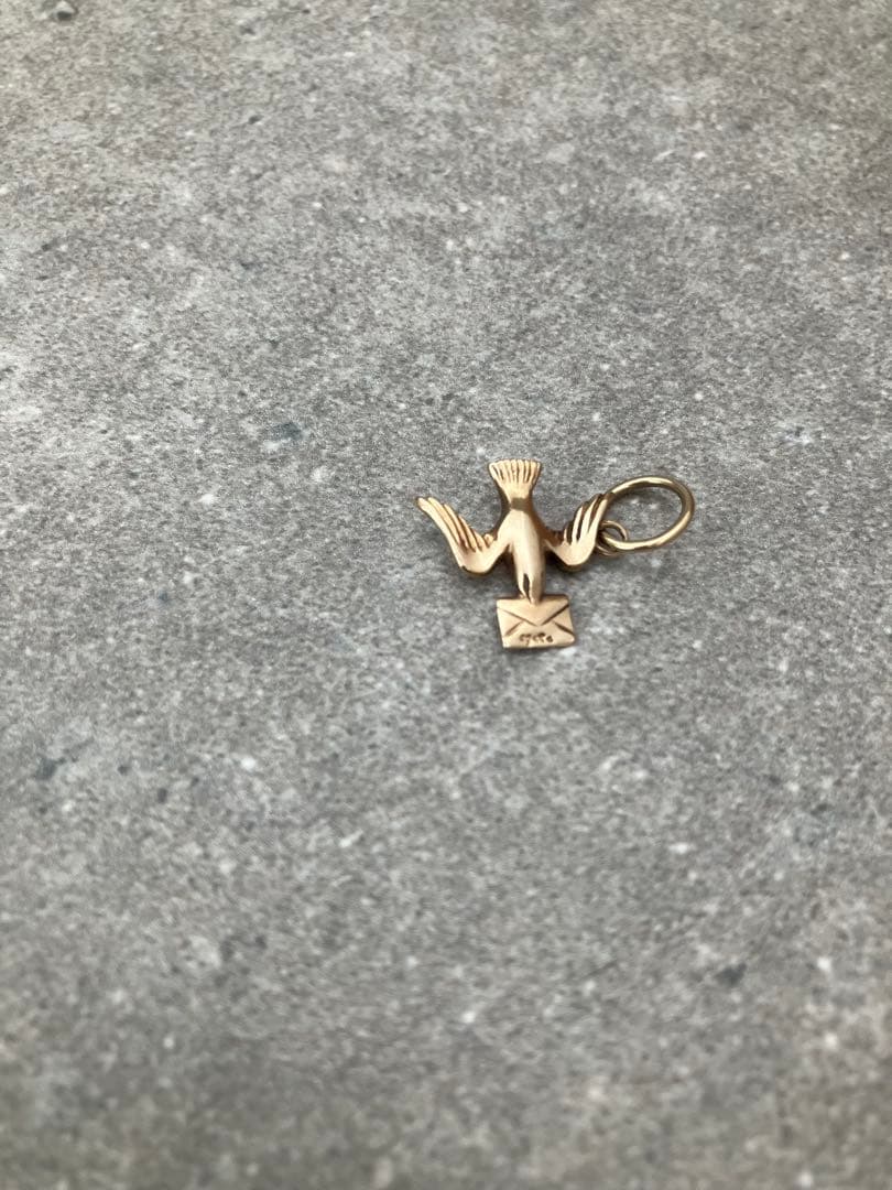 agate アガット K10 ネックレスチャーム　レターバード 鳩