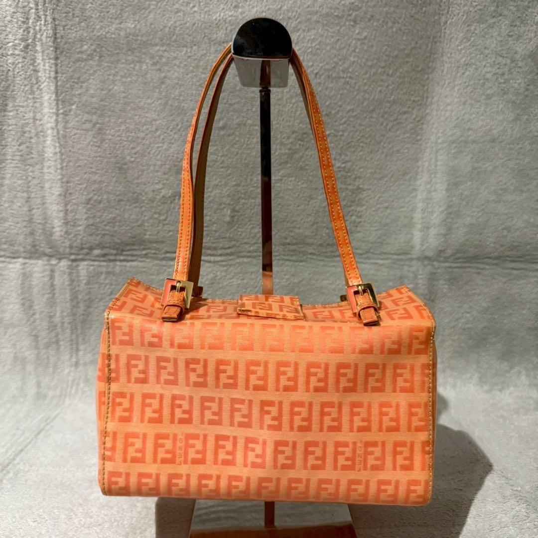 バッグ FENDI Patent Leather FF Zucca Hand Bag