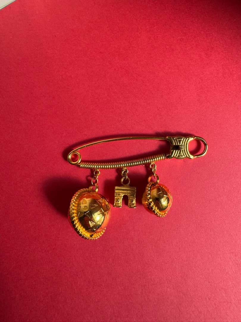 美品　セリーヌ 凱旋門 スターボール ヴィンテージ　ブローチ