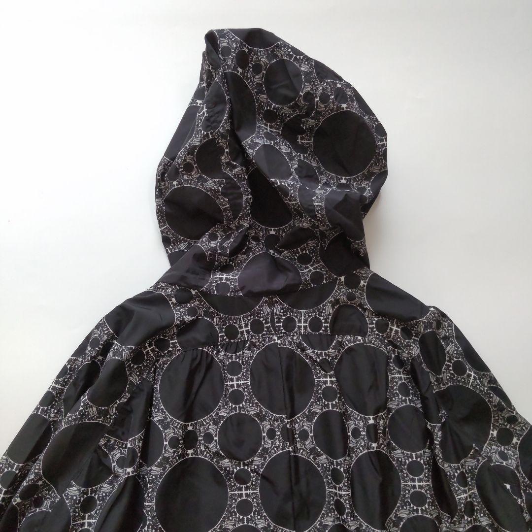 美品 ヤンチェオンテンバール × サンヨーコート 総柄 ロングコート ブラック