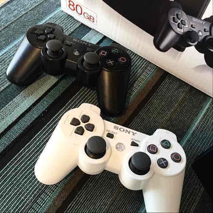 【大幅値下!】PS3 初期型 80GB （ソフトのオマケ）