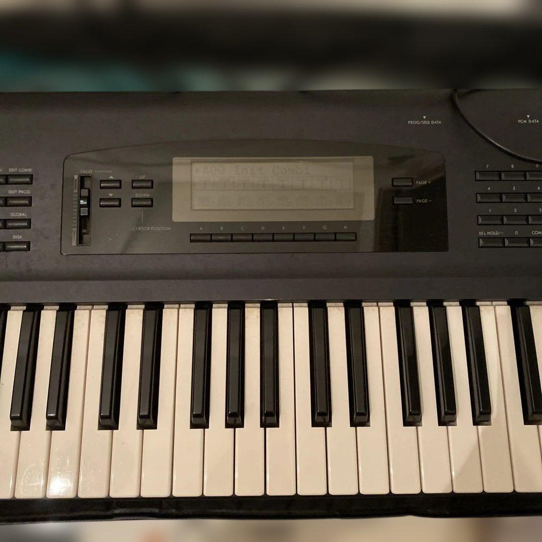 【送料無料】KORG シンセサイザー　01/W FD