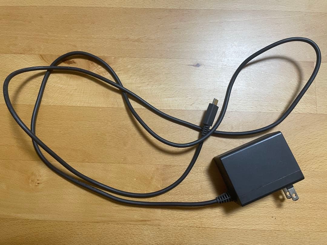 【Nintendo Switch Lite コーラル【充電器&SDカード付き】