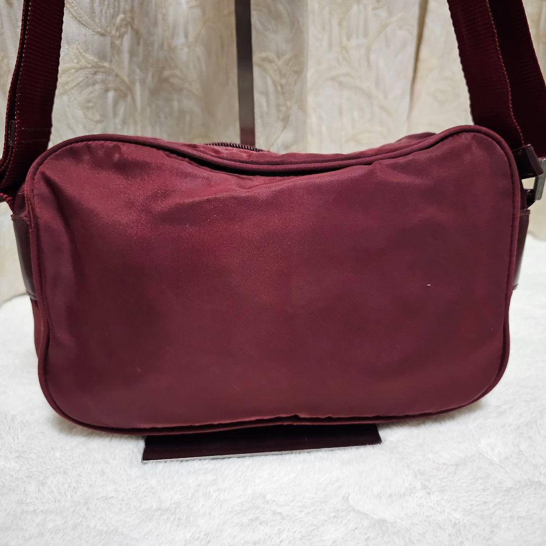 PRADA　カメラバッグ　テスートナイロン　三角ロゴ　ボルドー