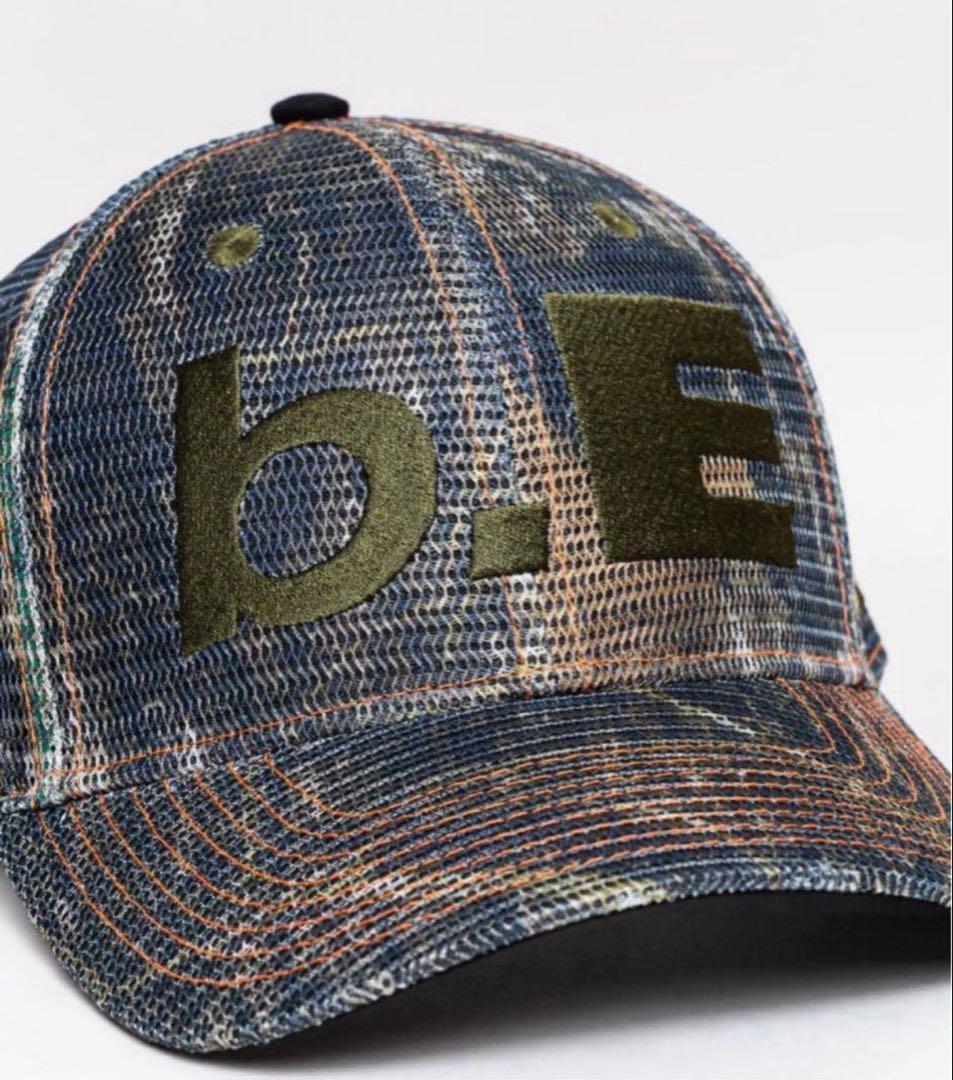 迷彩 b.E ロゴ キャップ