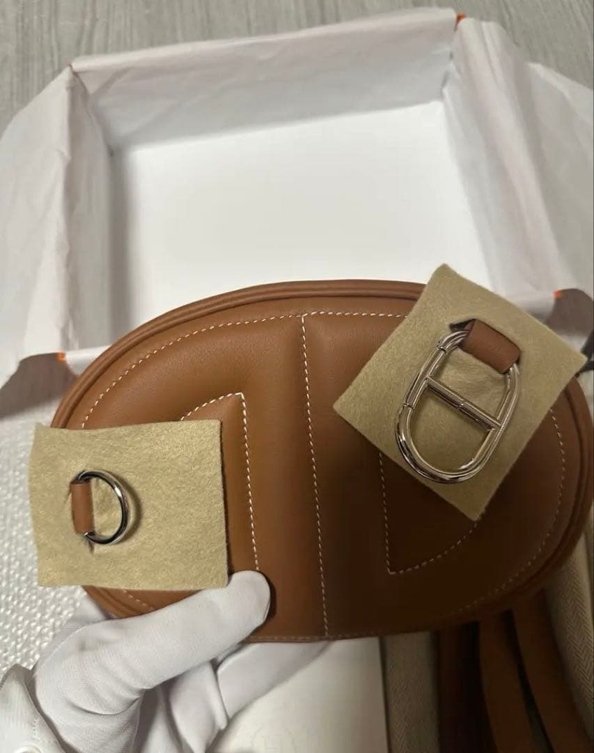 新品　W刻印　HERMES エルメス インザループ ボディバッグ ヴォースイフト