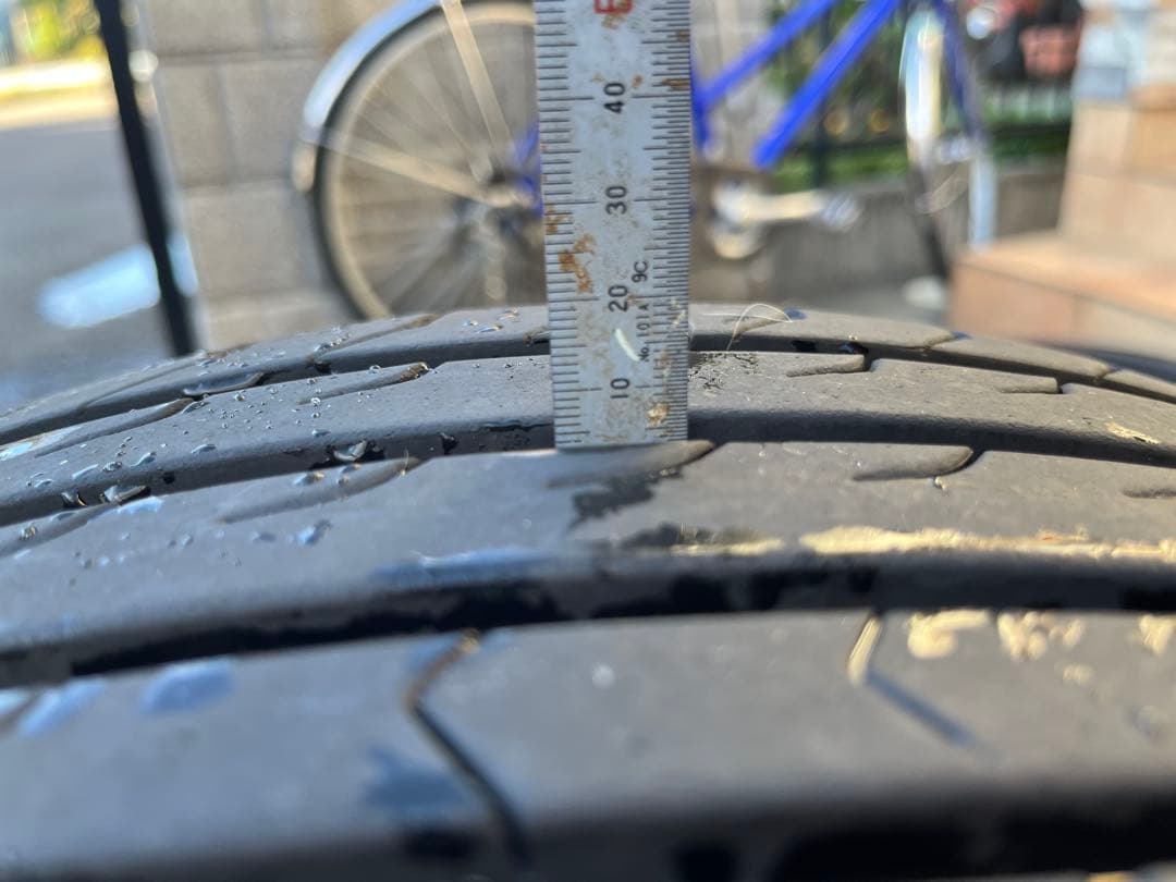 ヨコハマ ブルーアース付 17インチ タイヤホイール4本 ガリ傷あり 送料込