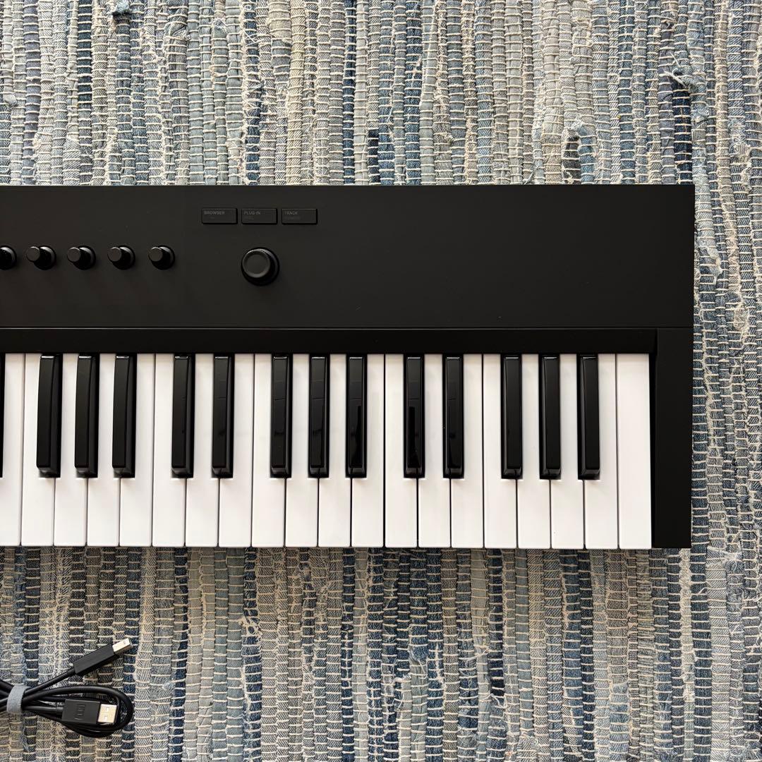 KOMPLETE KONTROL A61 MIDIキーボード