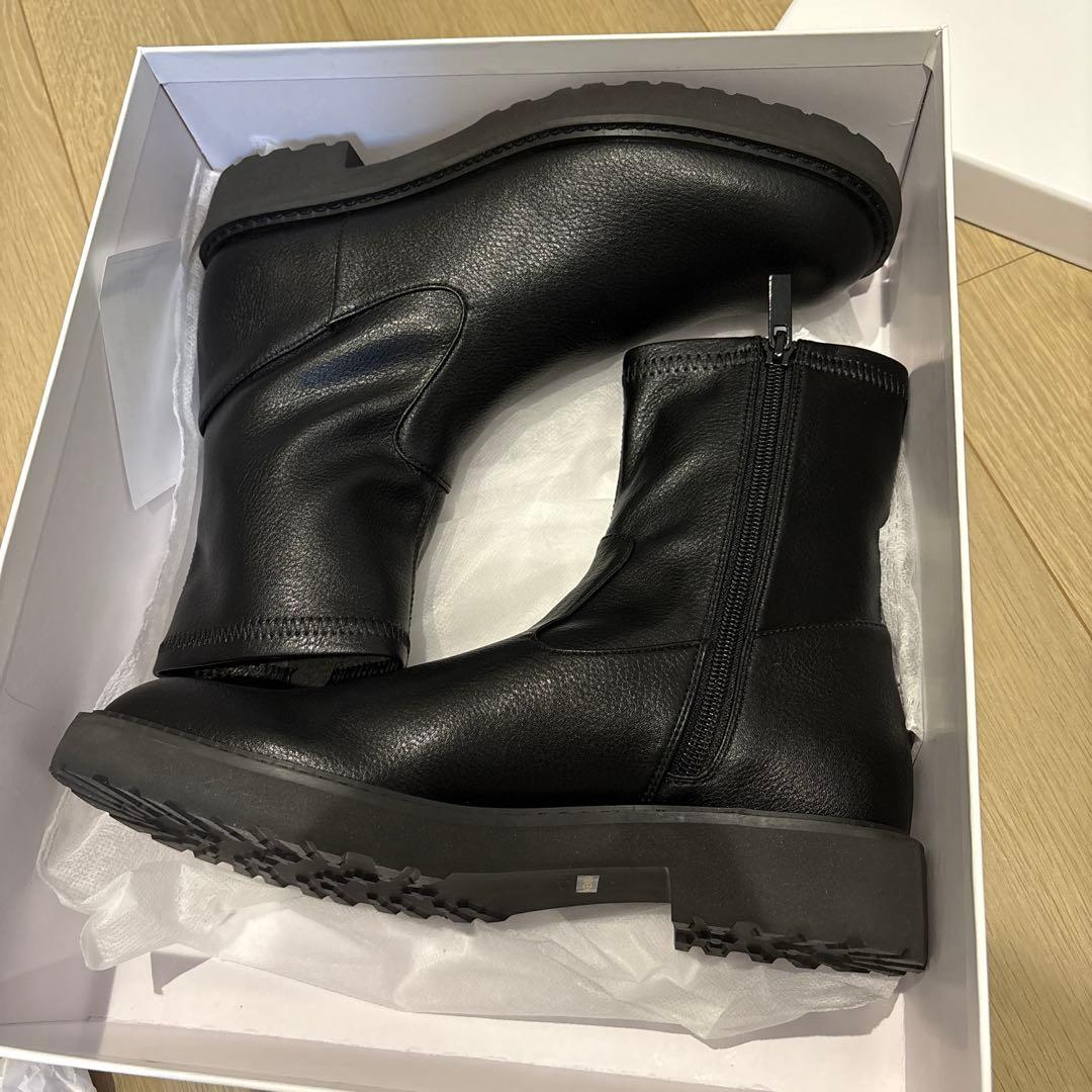 ルタロン3.5cmトラックソールフィットショートブーツ 黒