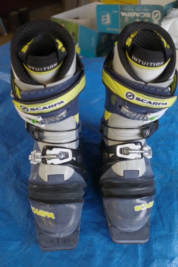 テレマークスキーブーツ スカルパ　T2eco