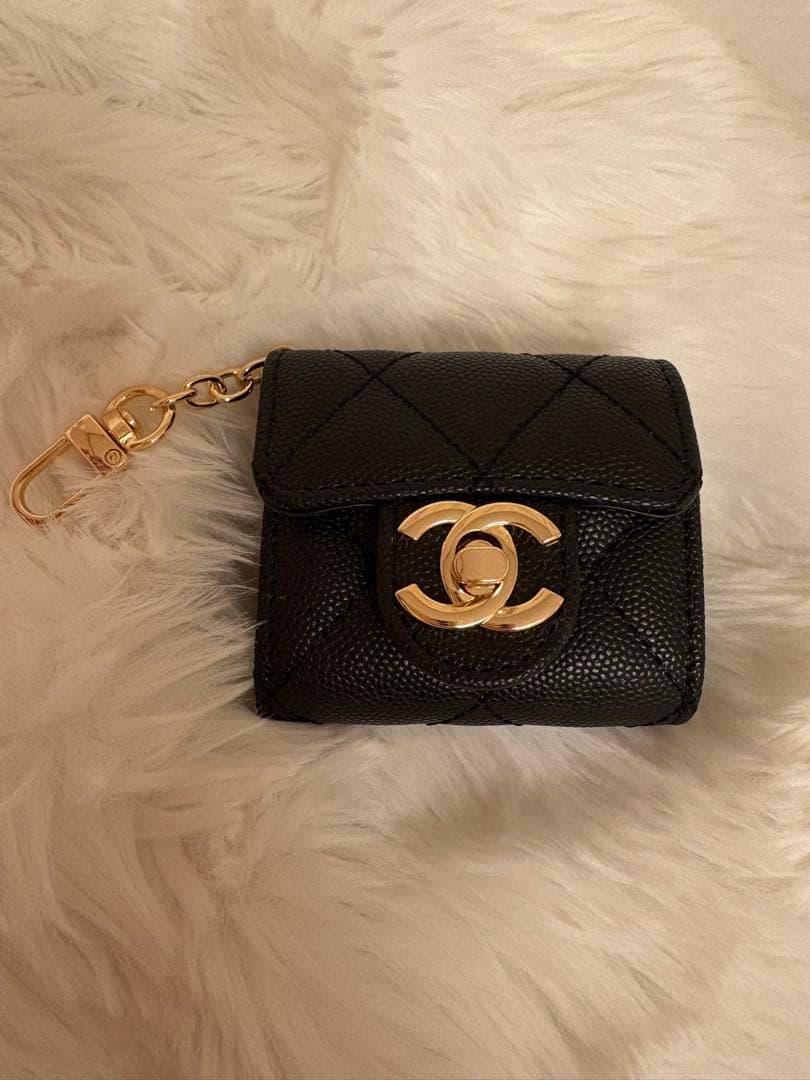 CHANEL AirPods ケース