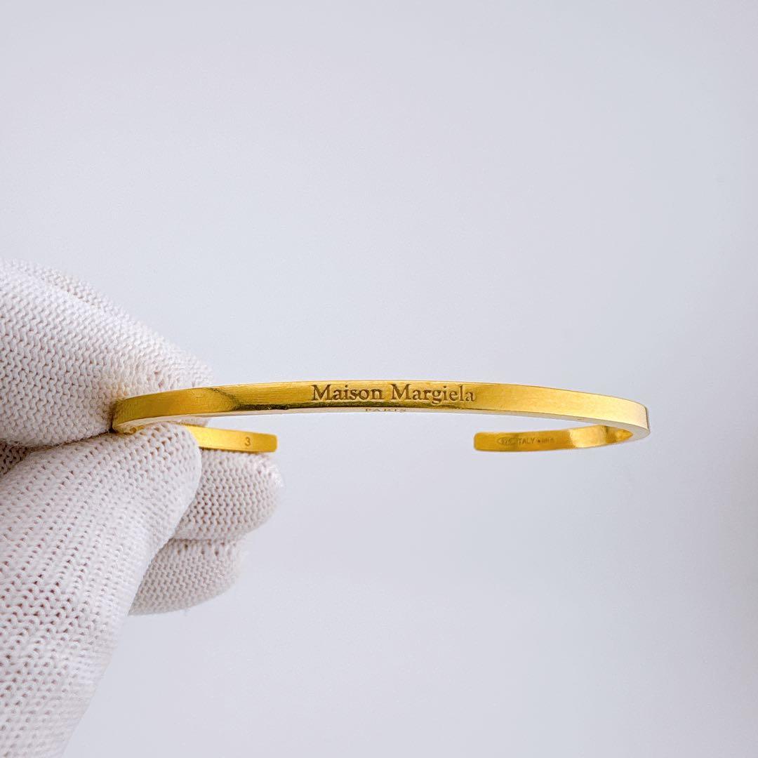 【美品】メゾンマルジェラ ロゴ カフ ブレスレット バングル ゴールド