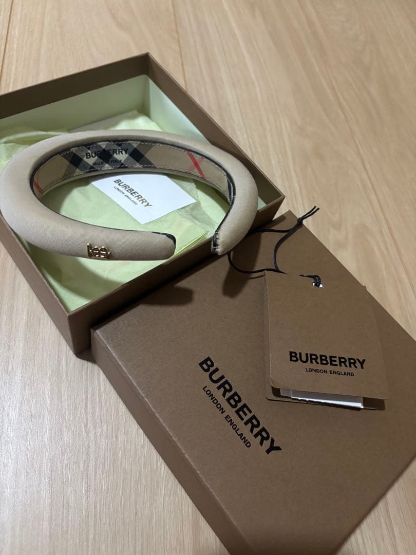 BURBERRY ベージュ ヘアバンド
