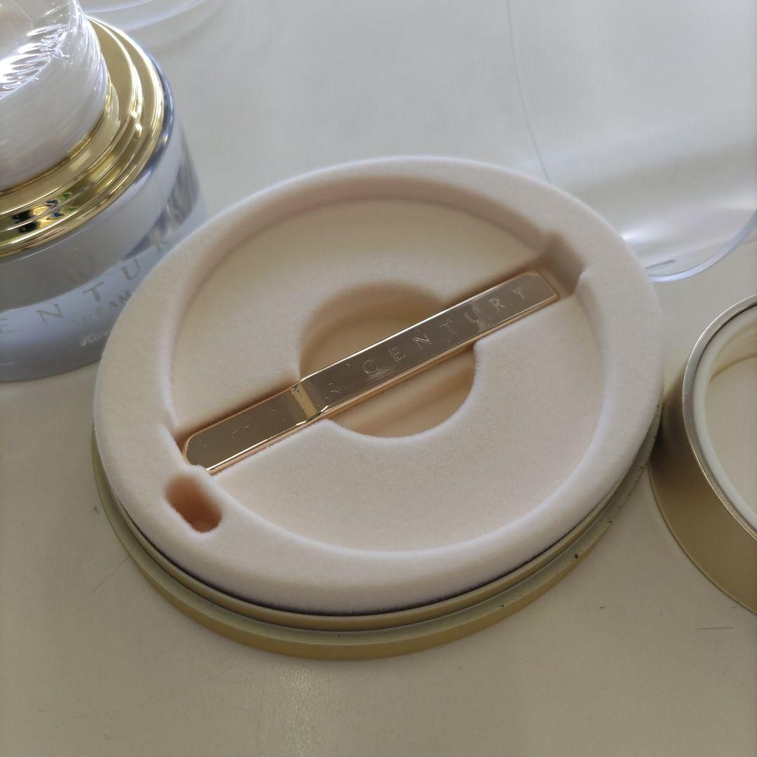 カネボウトワニー　センチュリー　クリームb