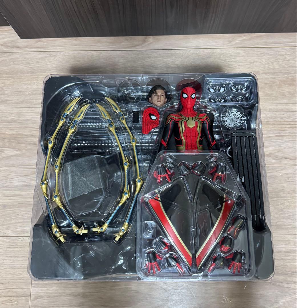 ホットトイズ　スパイダーマン　ノー・ウェイ・ホーム　インテグレーテッドスーツ