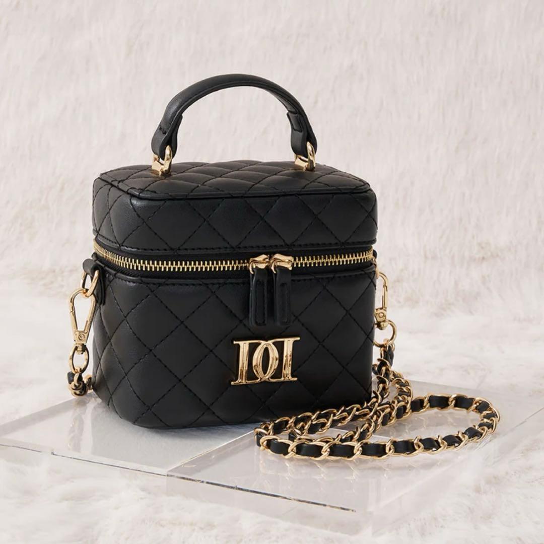 【即日発送】ダーリッチ　ゴールドパーツ　キルティングスクエアミニバッグ BLK