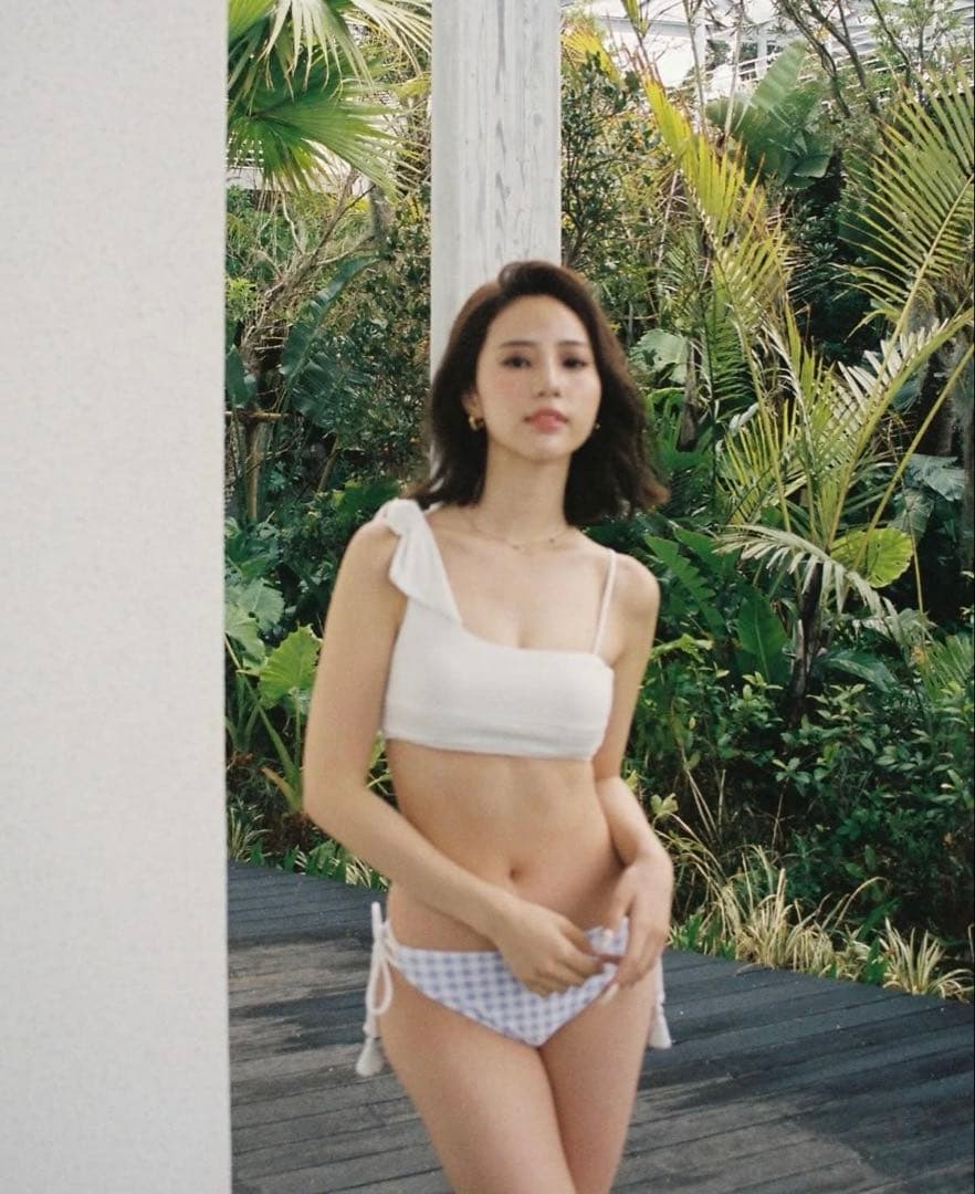 ALEXIA STAM 水着 ビキニ アリシアスタン 中町綾