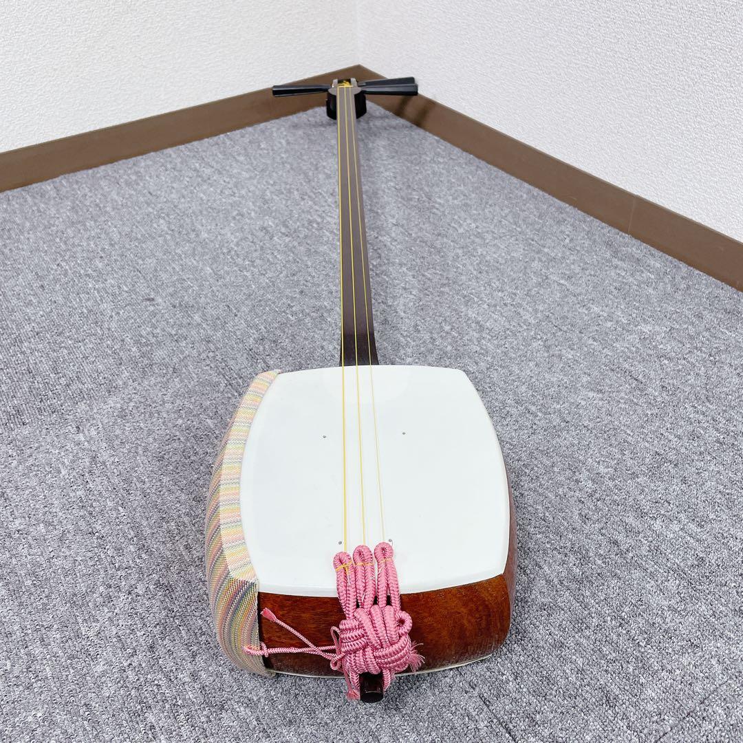 三味線 細棹 トチ入り紅木 一本溝 丸打胴 犬皮 和楽器