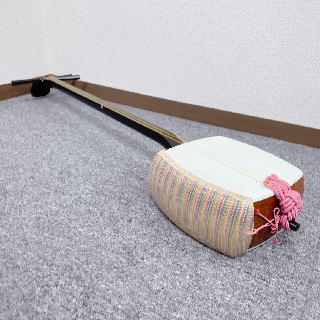 三味線 細棹 トチ入り紅木 一本溝 丸打胴 犬皮 和楽器