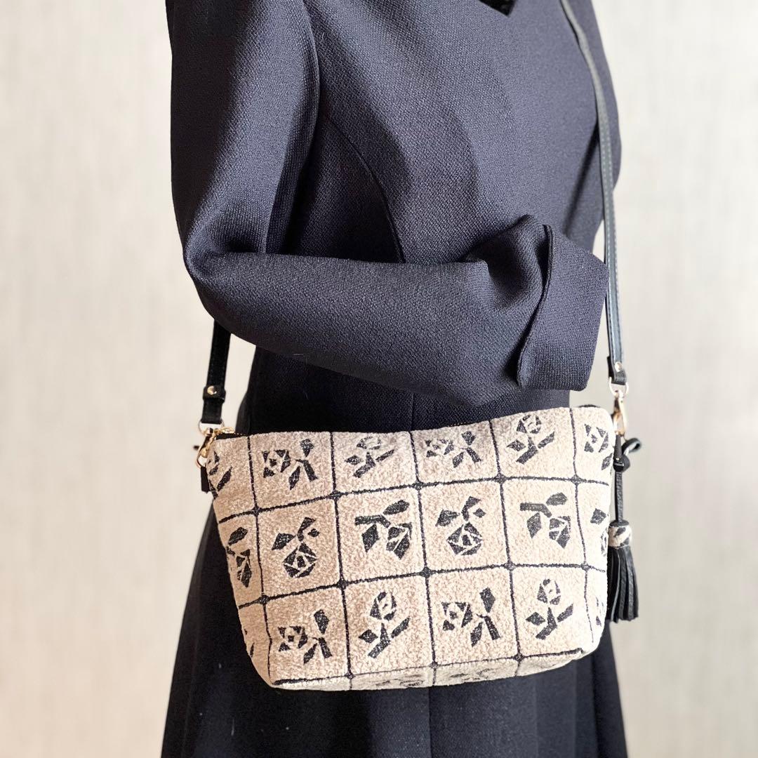 ミナペルホネン Lulu beigeショルダーバッグMB512-102