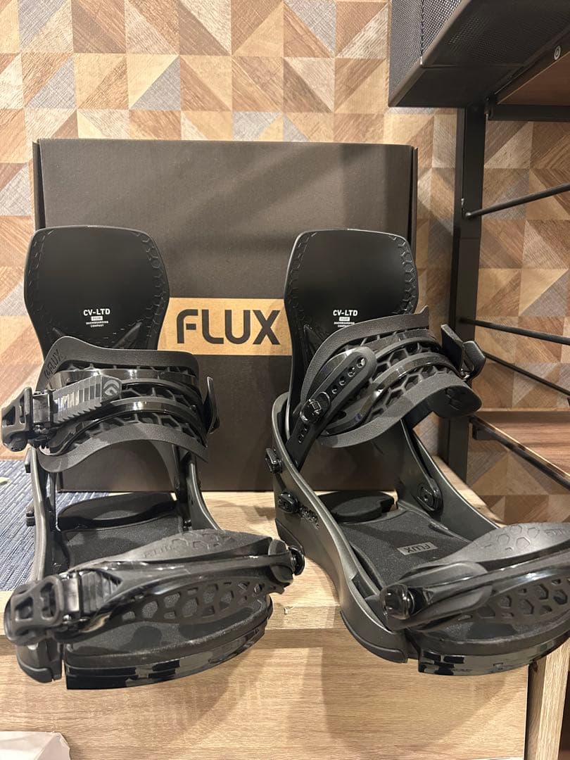 24-25 flux cv LTD Mサイズ 使用回数:リフト一本のみ