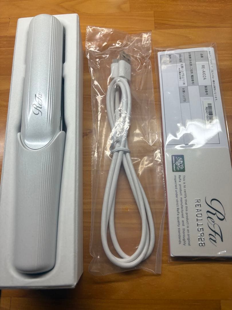 新品リファフィンガーアイロン