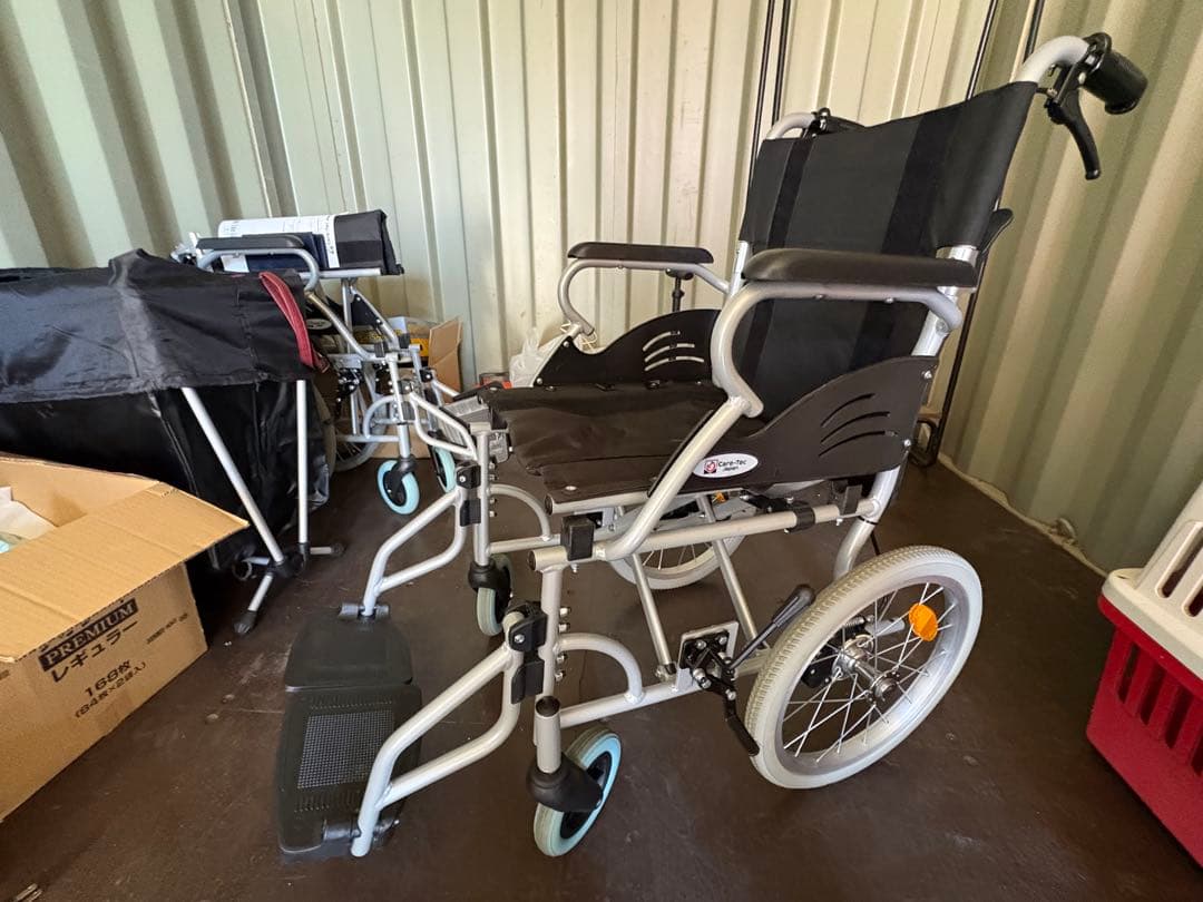 【美品】ケアテックジャパン介助式車椅子ハピネスライトCA-22SU